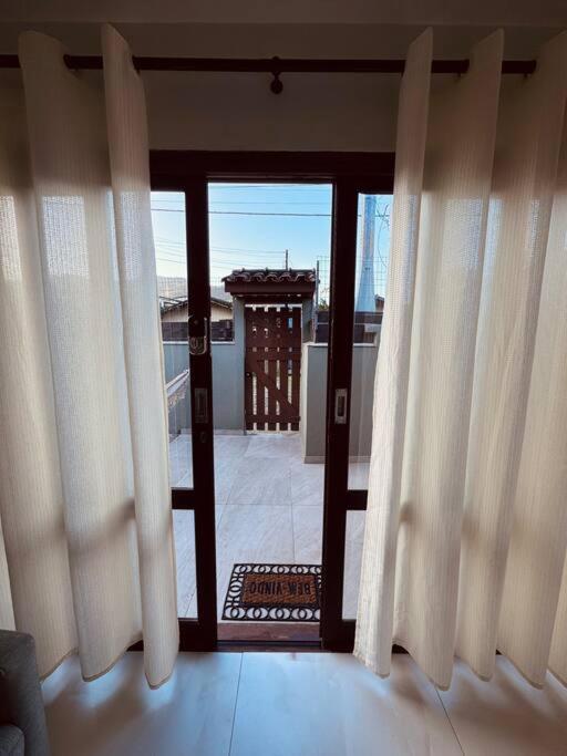 Casa Inteira Aconchegante, A Pe, Estacionamento
